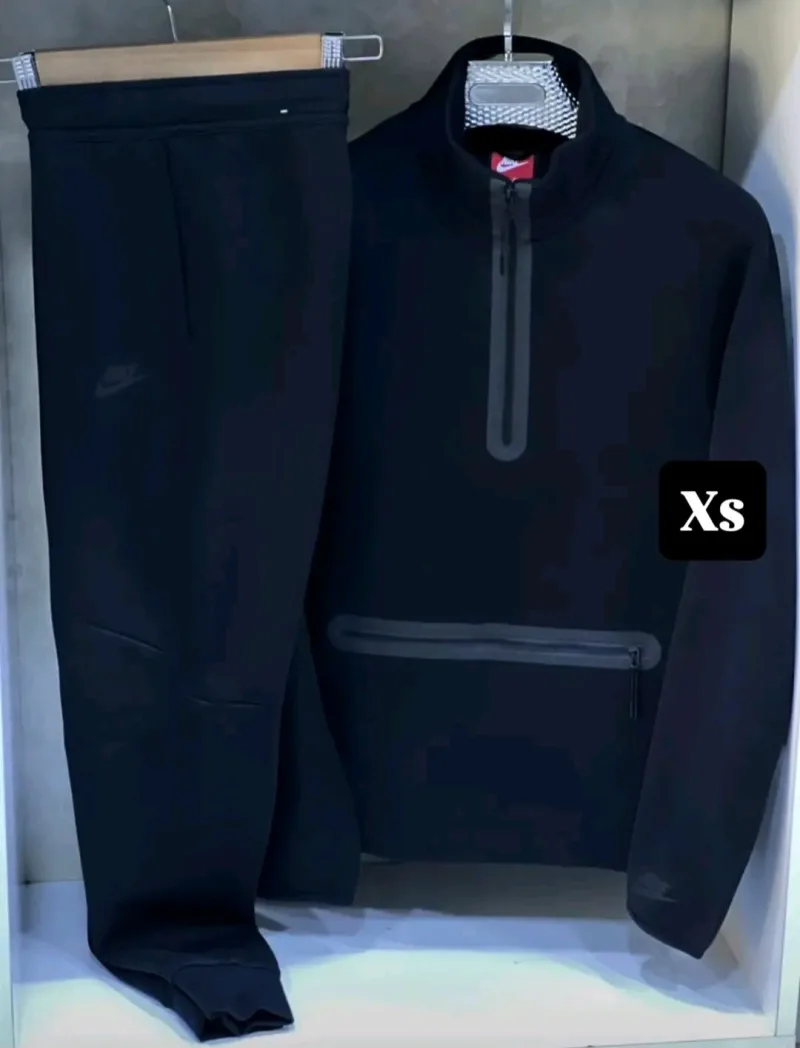 Nike tech, essentiel